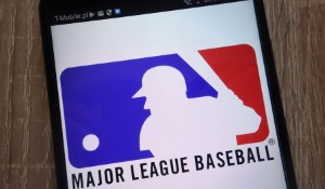 Seattle Mariners Sign Veteran Infielder Donovan Solano
